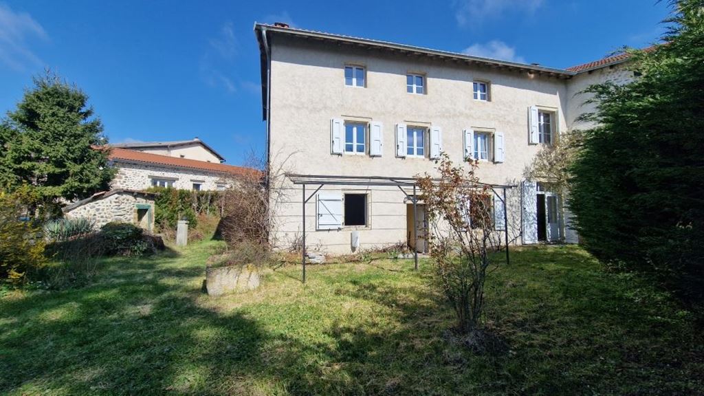 Maison de bourg BEAULIEU 128000€ TEMPERE IMMOBILIER Maison de bourg BEAULIEU 128000€ TEMPERE IMMOBILIER